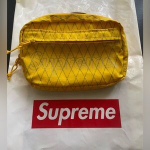 Supreme Shoulder Bag (FW18)